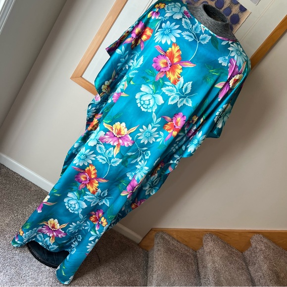 California Dynasty Kaftan Blue Floral - Picture 3 of 7